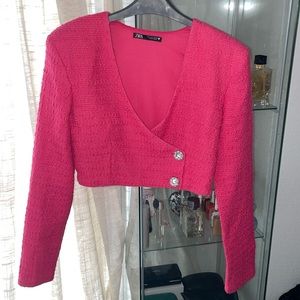 Crop pink coat with two diamonds buttons